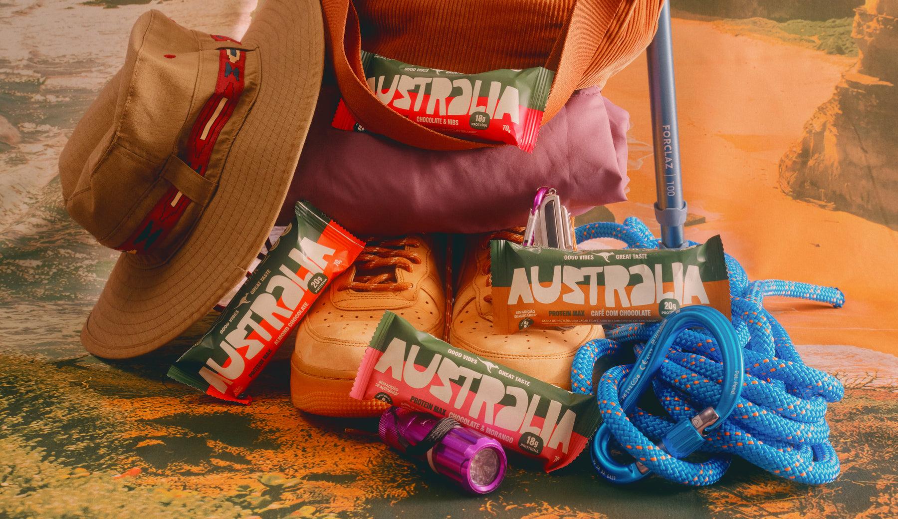 Produtos Australia Vibes em mesa editorial